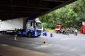 LKW blieb unter Bruecke haengen Koeln Ehrenfeld Innere Kanalstr Hornstr P273